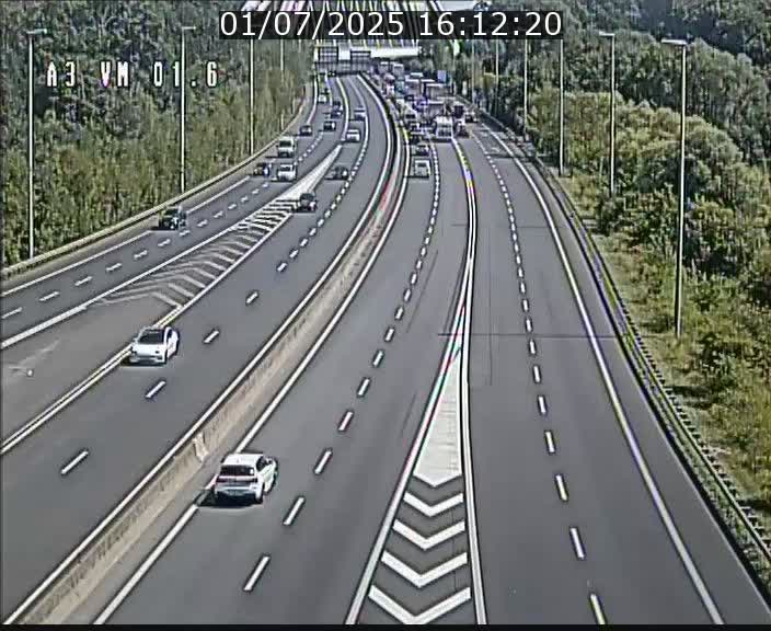 Traffic live webcam Luxembourg - Croix de Gasperich - A3 - BK 1.6 - direction France/Aire de Berchem