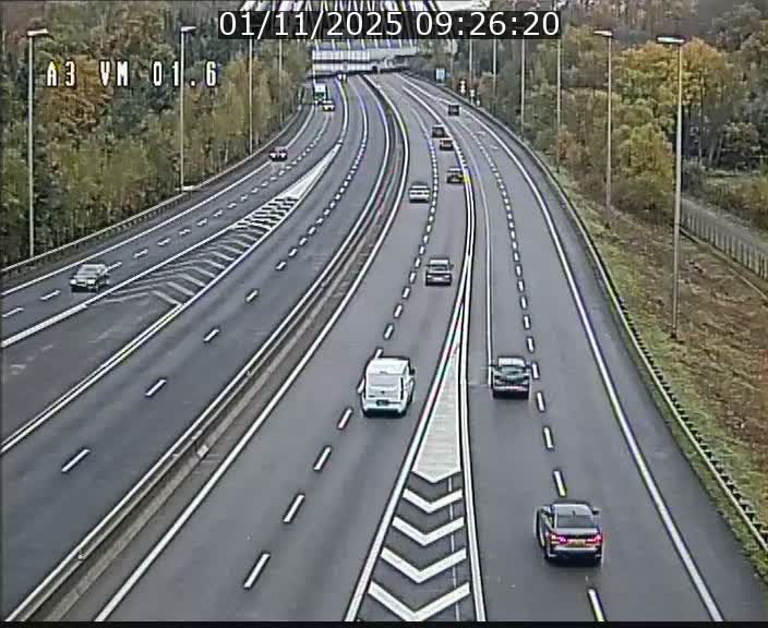 <h2>Traffic live webcam Luxembourg - Croix de Gasperich - A3 - BK 1.6 - direction France/Aire de Berchem</h2>