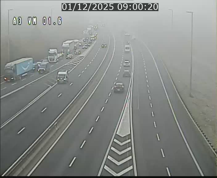 <h2>Traffic live webcam Luxembourg - Croix de Gasperich - A3 - BK 1.6 - direction France/Aire de Berchem</h2>