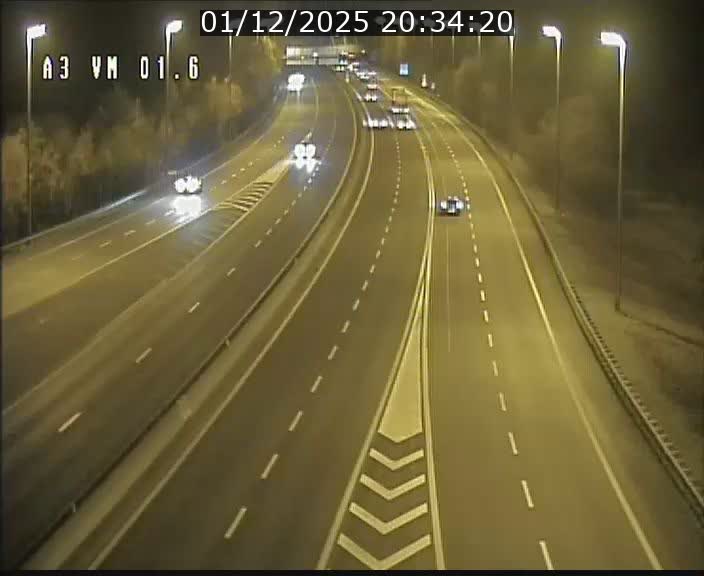 <h2>Traffic live webcam Luxembourg - Croix de Gasperich - A3 - BK 1.6 - direction France/Aire de Berchem</h2>