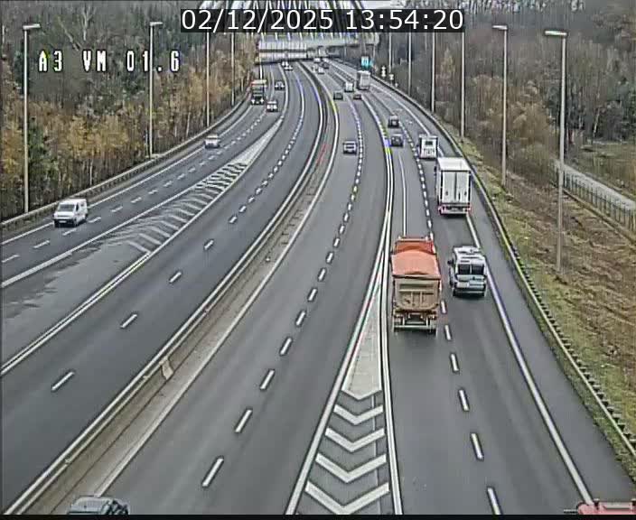 Traffic live webcam Luxembourg - Croix de Gasperich - A3 - BK 1.6 - direction France/Aire de Berchem