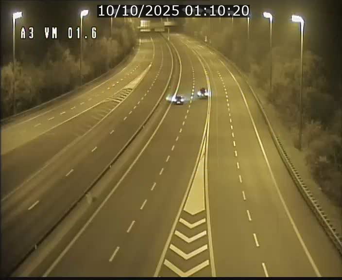 <h2>Traffic live webcam Luxembourg - Croix de Gasperich - A3 - BK 1.6 - direction France/Aire de Berchem</h2>