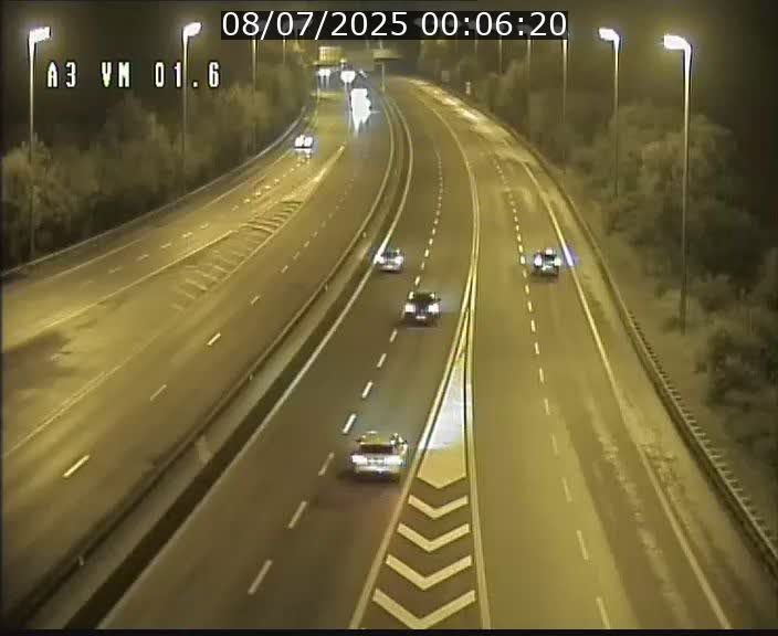 Traffic live webcam Luxembourg - Croix de Gasperich - A3 - BK 1.6 - direction France/Aire de Berchem