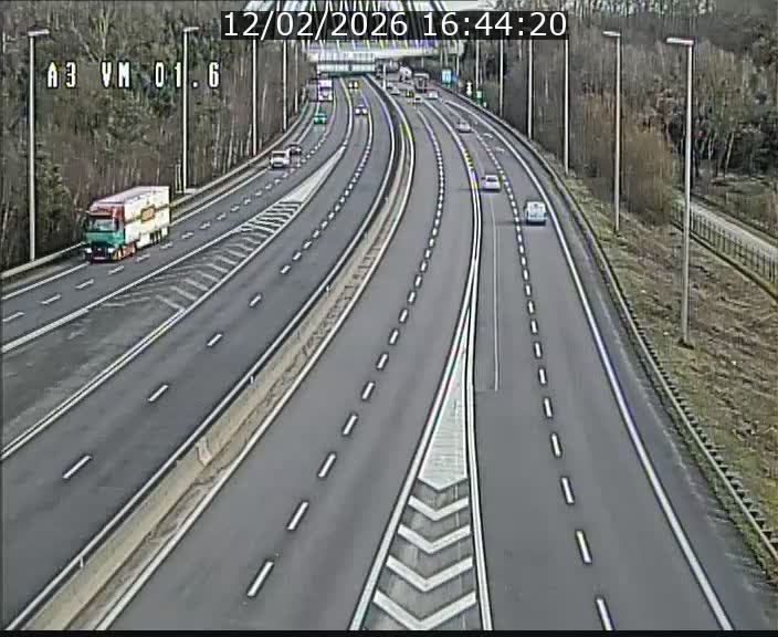 Traffic live webcam Luxembourg - Croix de Gasperich - A3 - BK 1.6 - direction France/Aire de Berchem