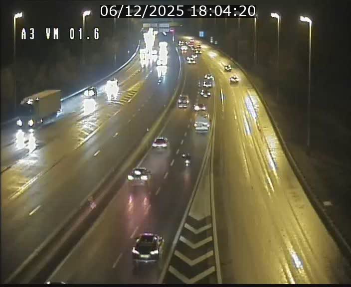 <h2>Traffic live webcam Luxembourg - Croix de Gasperich - A3 - BK 1.6 - direction France/Aire de Berchem</h2>