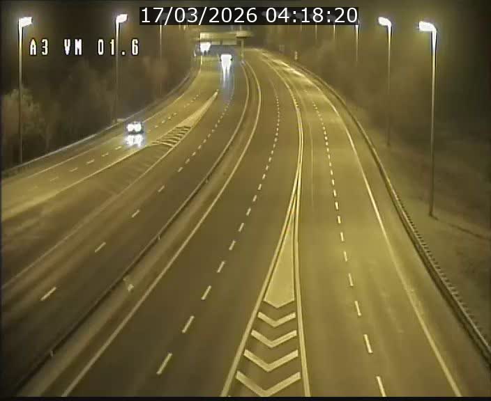 Traffic live webcam Luxembourg - Croix de Gasperich - A3 - BK 1.6 - direction France/Aire de Berchem