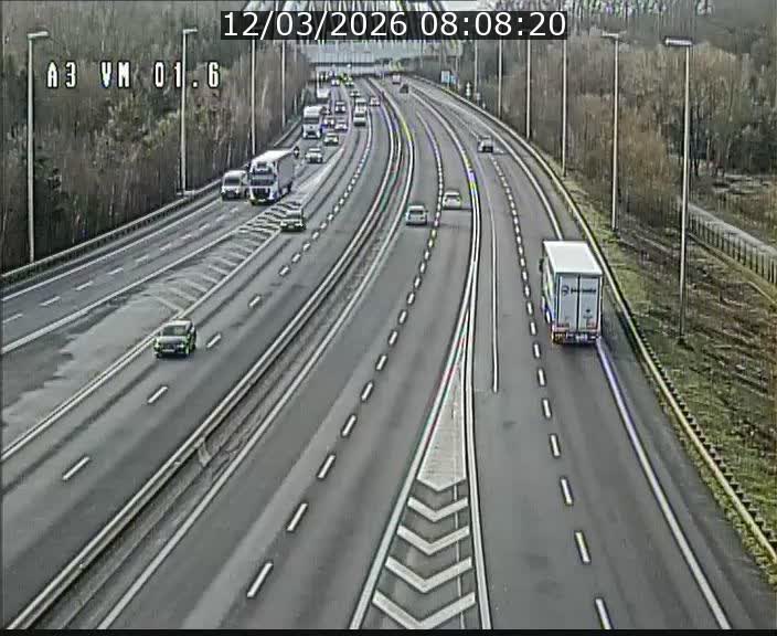 Traffic live webcam Luxembourg - Croix de Gasperich - A3 - BK 1.6 - direction France/Aire de Berchem