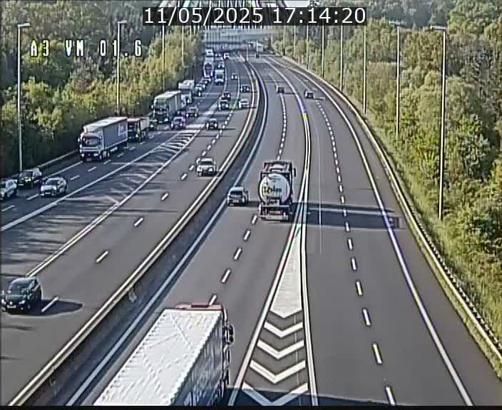 Traffic live webcam Luxembourg - Croix de Gasperich - A3 - BK 1.6 - direction France/Aire de Berchem