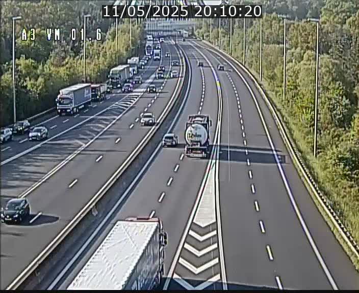 Traffic live webcam Luxembourg - Croix de Gasperich - A3 - BK 1.6 - direction France/Aire de Berchem