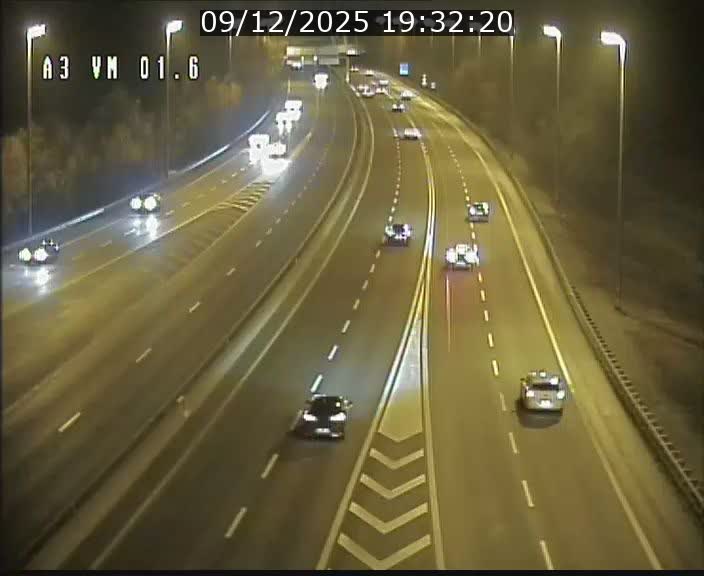 Traffic live webcam Luxembourg - Croix de Gasperich - A3 - BK 1.6 - direction France/Aire de Berchem