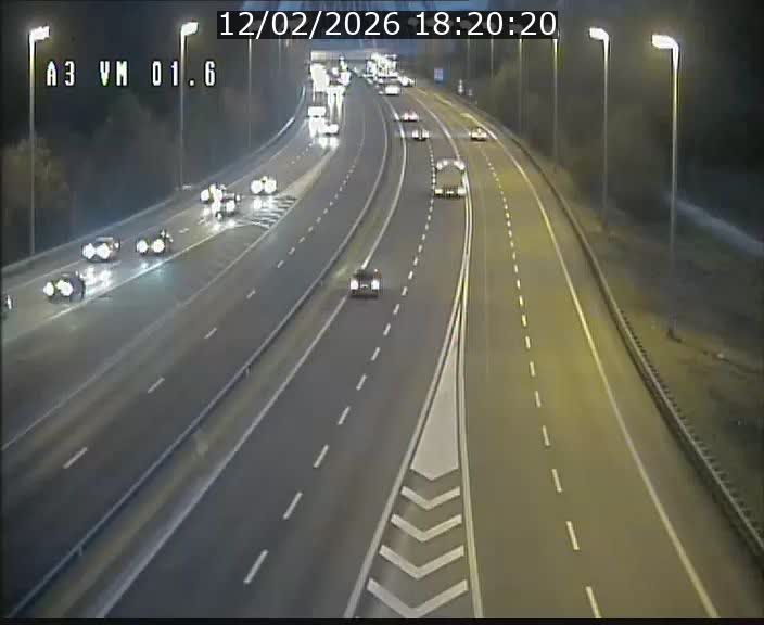 <h2>Traffic live webcam Luxembourg - Croix de Gasperich - A3 - BK 1.6 - direction France/Aire de Berchem</h2>