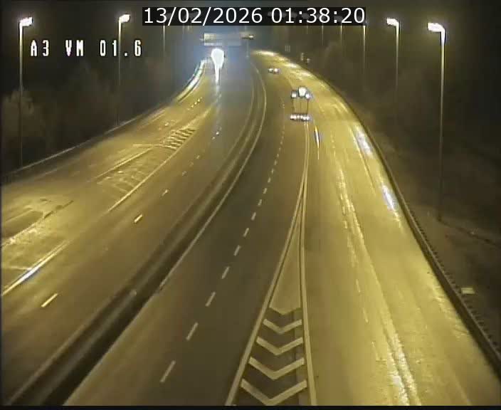 <h2>Traffic live webcam Luxembourg - Croix de Gasperich - A3 - BK 1.6 - direction France/Aire de Berchem</h2>