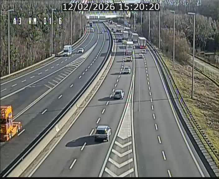 Traffic live webcam Luxembourg - Croix de Gasperich - A3 - BK 1.6 - direction France/Aire de Berchem