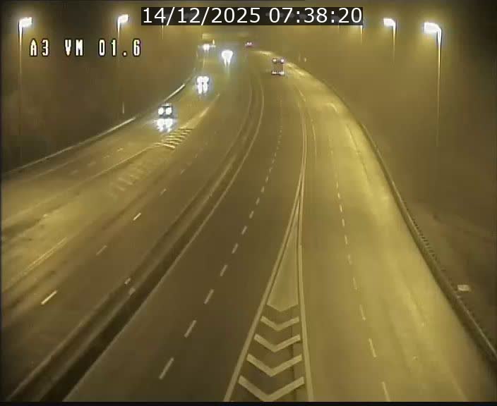 Traffic live webcam Luxembourg - Croix de Gasperich - A3 - BK 1.6 - direction France/Aire de Berchem