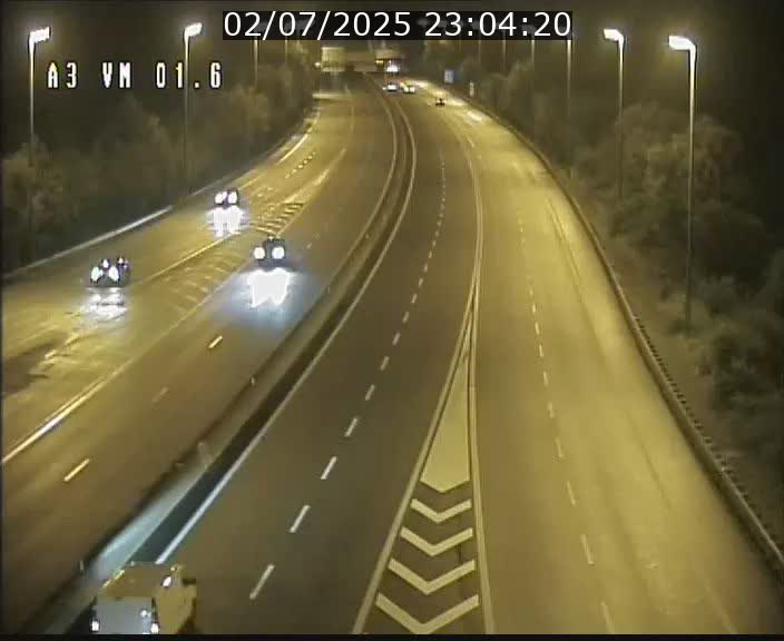 Traffic live webcam Luxembourg - Croix de Gasperich - A3 - BK 1.6 - direction France/Aire de Berchem