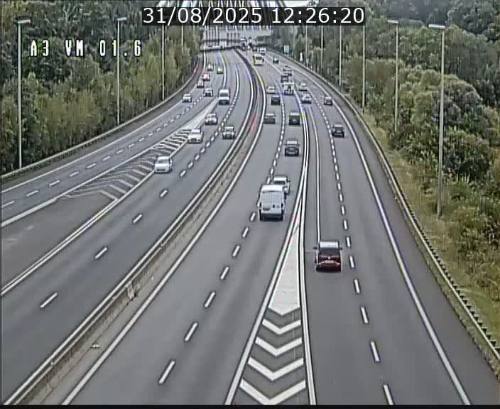 Traffic live webcam Luxembourg - Croix de Gasperich - A3 - BK 1.6 - direction France/Aire de Berchem