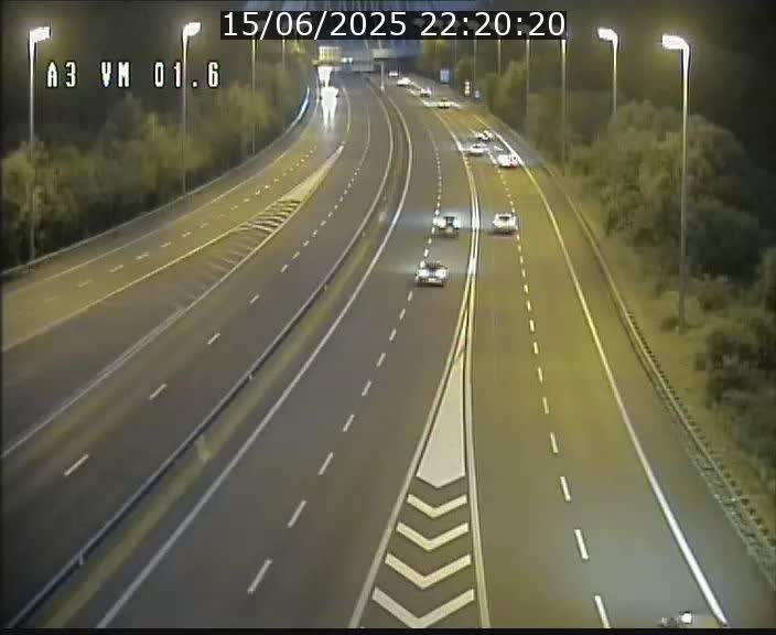 Traffic live webcam Luxembourg - Croix de Gasperich - A3 - BK 1.6 - direction France/Aire de Berchem
