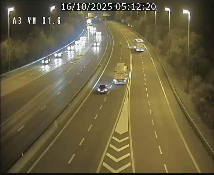 <h2>Traffic live webcam Luxembourg - Croix de Gasperich - A3 - BK 1.6 - direction France/Aire de Berchem</h2>