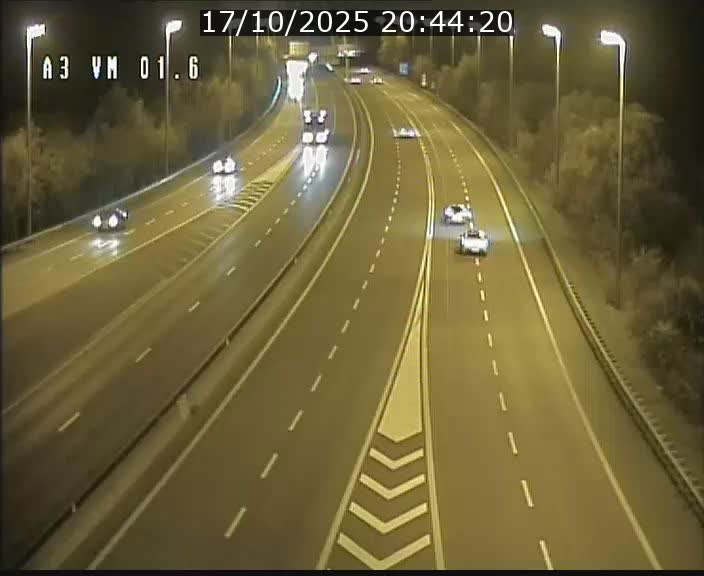<h2>Traffic live webcam Luxembourg - Croix de Gasperich - A3 - BK 1.6 - direction France/Aire de Berchem</h2>
