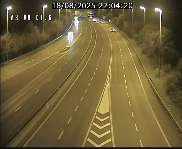Traffic live webcam Luxembourg - Croix de Gasperich - A3 - BK 1.6 - direction France/Aire de Berchem