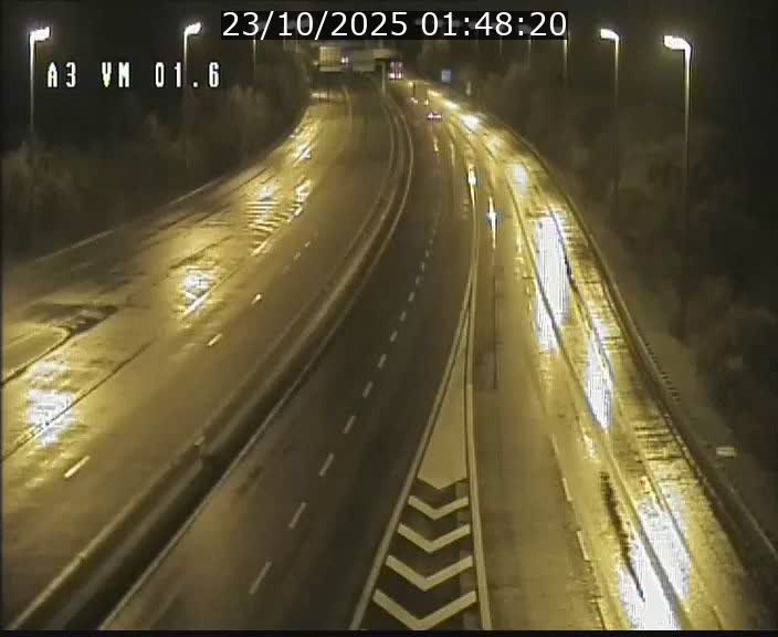 Traffic live webcam Luxembourg - Croix de Gasperich - A3 - BK 1.6 - direction France/Aire de Berchem
