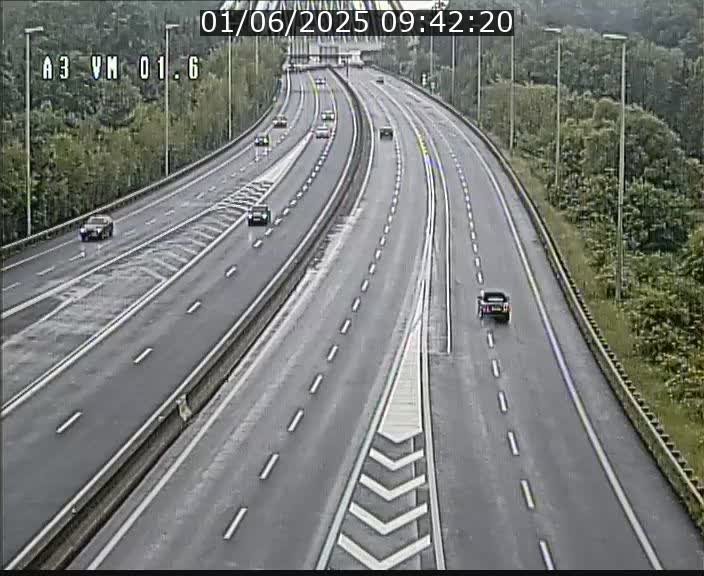 Traffic live webcam Luxembourg - Croix de Gasperich - A3 - BK 1.6 - direction France/Aire de Berchem