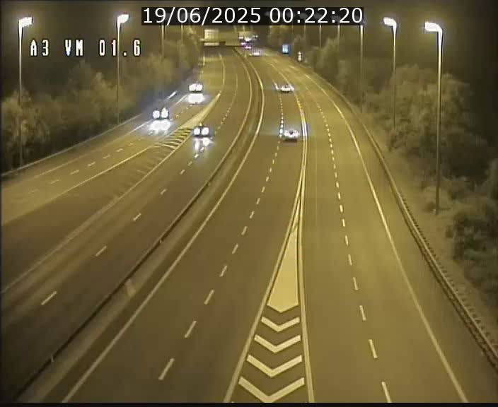 Traffic live webcam Luxembourg - Croix de Gasperich - A3 - BK 1.6 - direction France/Aire de Berchem