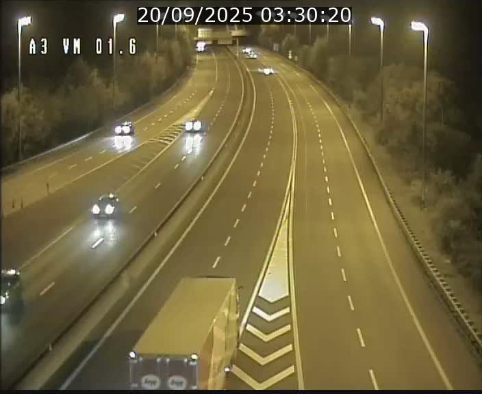 <h2>Traffic live webcam Luxembourg - Croix de Gasperich - A3 - BK 1.6 - direction France/Aire de Berchem</h2>