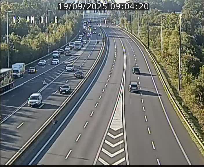 Traffic live webcam Luxembourg - Croix de Gasperich - A3 - BK 1.6 - direction France/Aire de Berchem