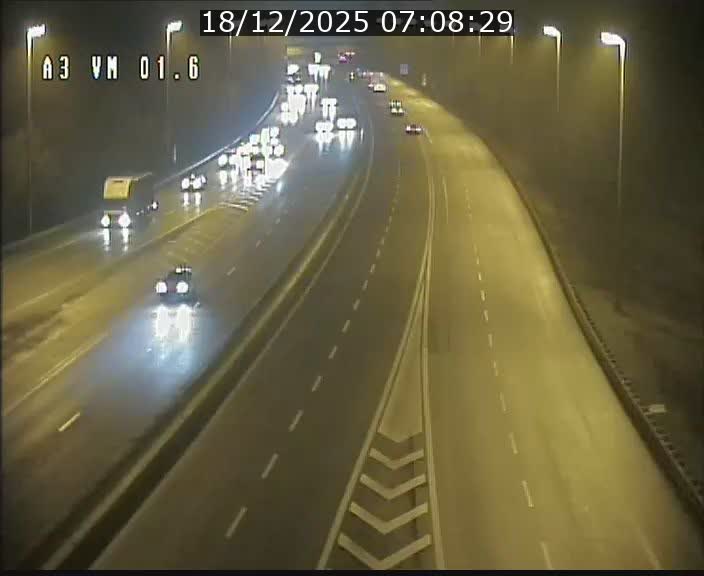Traffic live webcam Luxembourg - Croix de Gasperich - A3 - BK 1.6 - direction France/Aire de Berchem