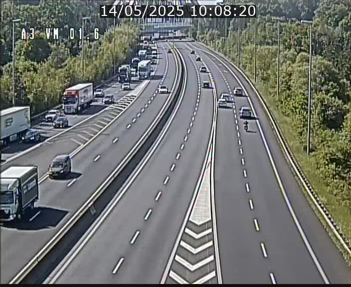 Traffic live webcam Luxembourg - Croix de Gasperich - A3 - BK 1.6 - direction France/Aire de Berchem