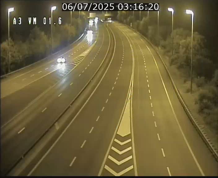 Traffic live webcam Luxembourg - Croix de Gasperich - A3 - BK 1.6 - direction France/Aire de Berchem