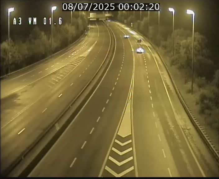 Traffic live webcam Luxembourg - Croix de Gasperich - A3 - BK 1.6 - direction France/Aire de Berchem