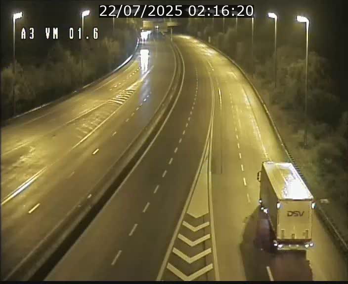 Traffic live webcam Luxembourg - Croix de Gasperich - A3 - BK 1.6 - direction France/Aire de Berchem
