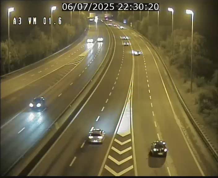 Traffic live webcam Luxembourg - Croix de Gasperich - A3 - BK 1.6 - direction France/Aire de Berchem