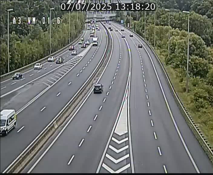 Traffic live webcam Luxembourg - Croix de Gasperich - A3 - BK 1.6 - direction France/Aire de Berchem