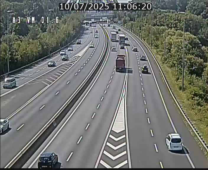 Traffic live webcam Luxembourg - Croix de Gasperich - A3 - BK 1.6 - direction France/Aire de Berchem