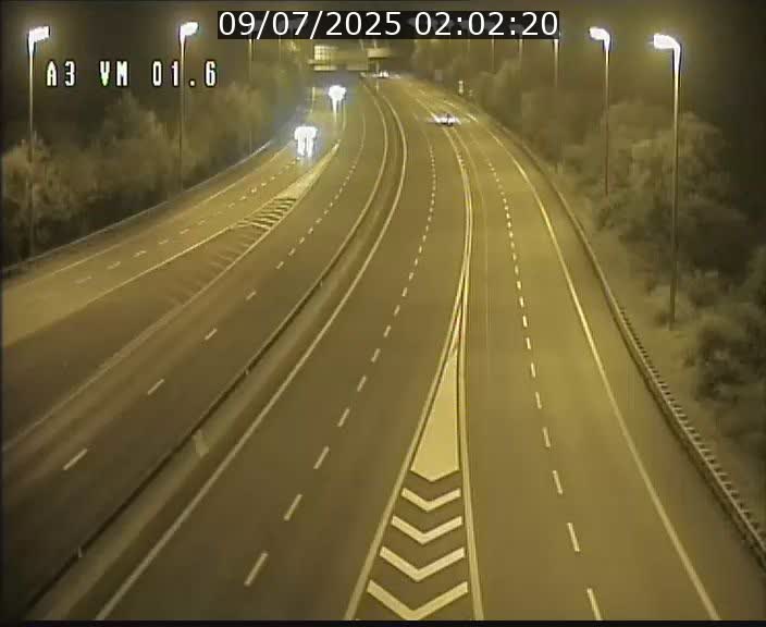 Traffic live webcam Luxembourg - Croix de Gasperich - A3 - BK 1.6 - direction France/Aire de Berchem