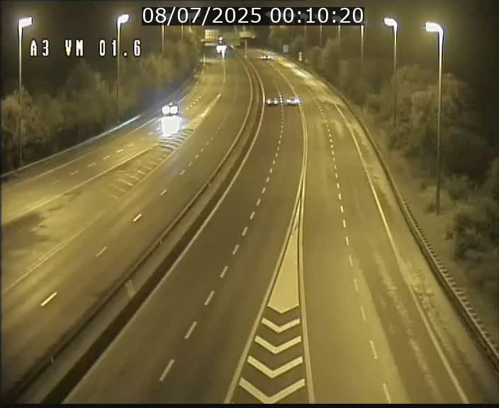 Traffic live webcam Luxembourg - Croix de Gasperich - A3 - BK 1.6 - direction France/Aire de Berchem