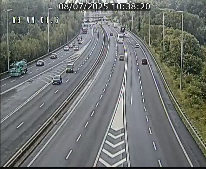 Traffic live webcam Luxembourg - Croix de Gasperich - A3 - BK 1.6 - direction France/Aire de Berchem