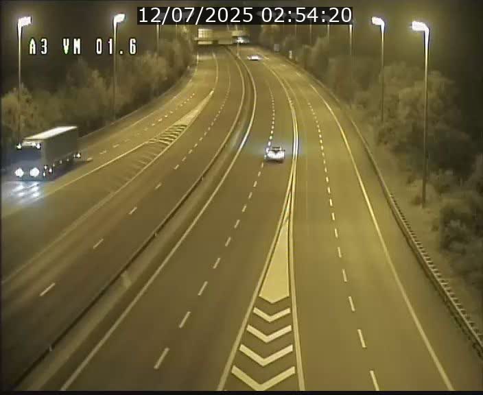 Traffic live webcam Luxembourg - Croix de Gasperich - A3 - BK 1.6 - direction France/Aire de Berchem