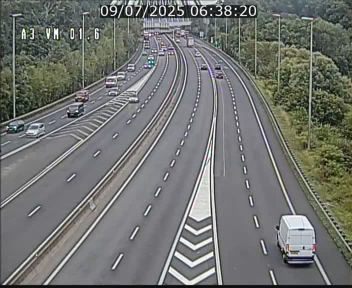 Traffic live webcam Luxembourg - Croix de Gasperich - A3 - BK 1.6 - direction France/Aire de Berchem