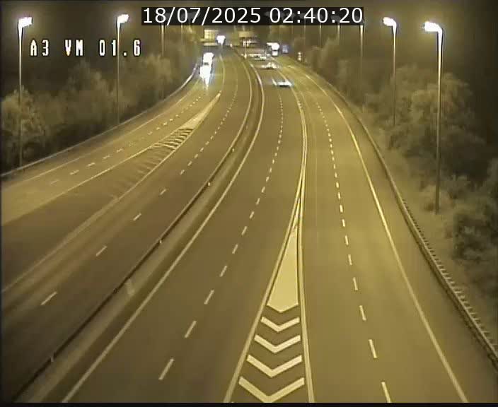 Traffic live webcam Luxembourg - Croix de Gasperich - A3 - BK 1.6 - direction France/Aire de Berchem