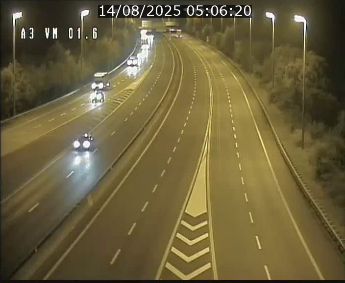 Traffic live webcam Luxembourg - Croix de Gasperich - A3 - BK 1.6 - direction France/Aire de Berchem