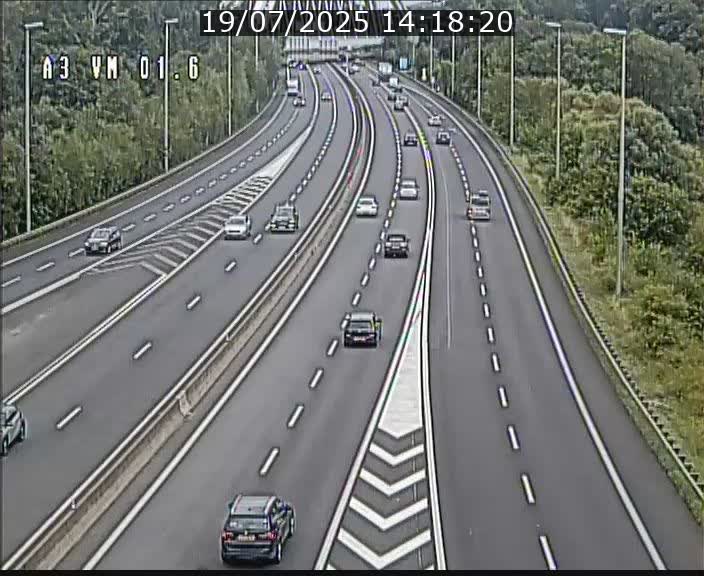 Traffic live webcam Luxembourg - Croix de Gasperich - A3 - BK 1.6 - direction France/Aire de Berchem