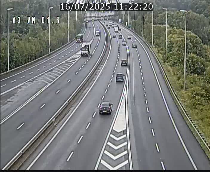 Traffic live webcam Luxembourg - Croix de Gasperich - A3 - BK 1.6 - direction France/Aire de Berchem