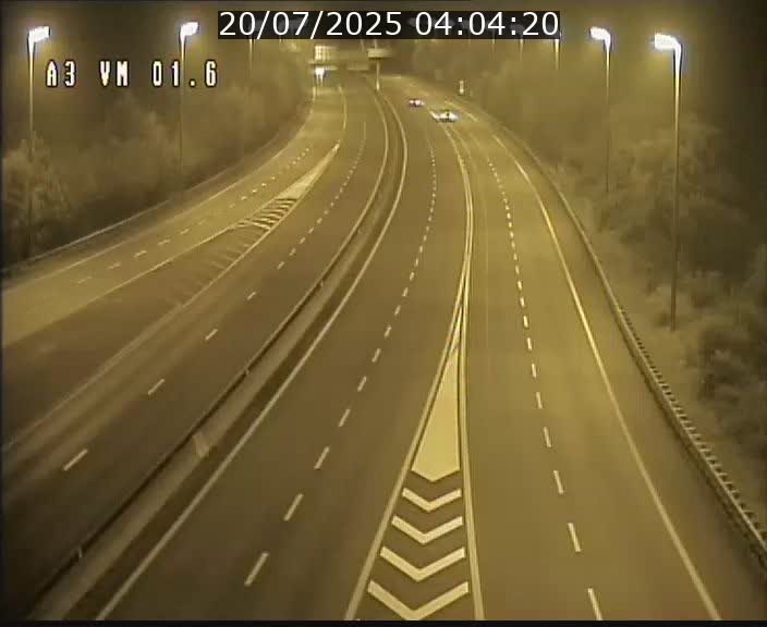 Traffic live webcam Luxembourg - Croix de Gasperich - A3 - BK 1.6 - direction France/Aire de Berchem