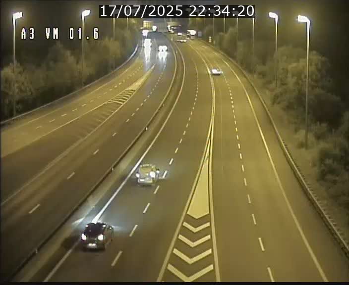 Traffic live webcam Luxembourg - Croix de Gasperich - A3 - BK 1.6 - direction France/Aire de Berchem