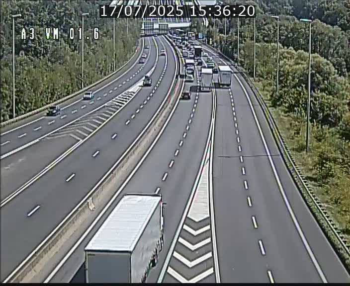 Traffic live webcam Luxembourg - Croix de Gasperich - A3 - BK 1.6 - direction France/Aire de Berchem