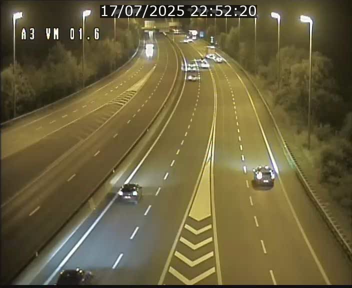 Traffic live webcam Luxembourg - Croix de Gasperich - A3 - BK 1.6 - direction France/Aire de Berchem